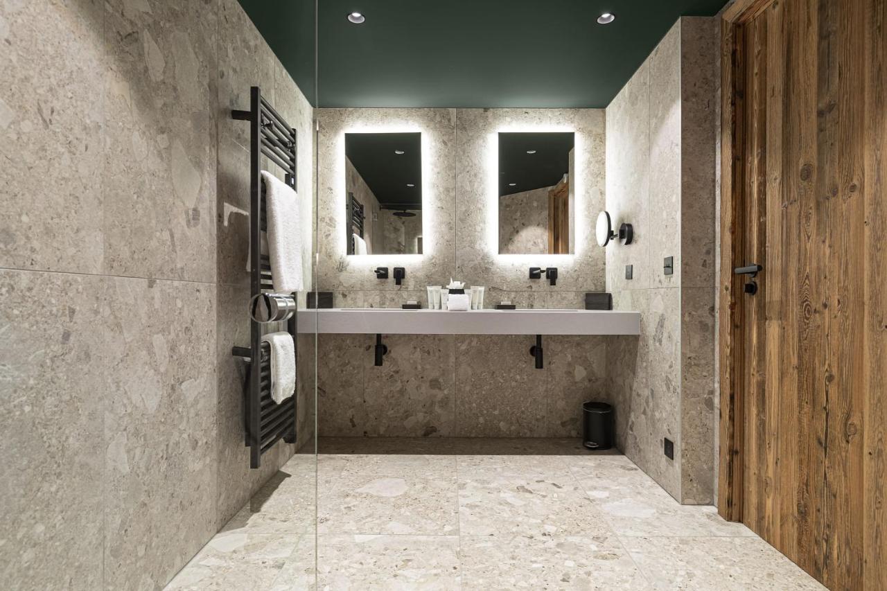 Hotel Le Chabichou Courchevel Bagian luar foto