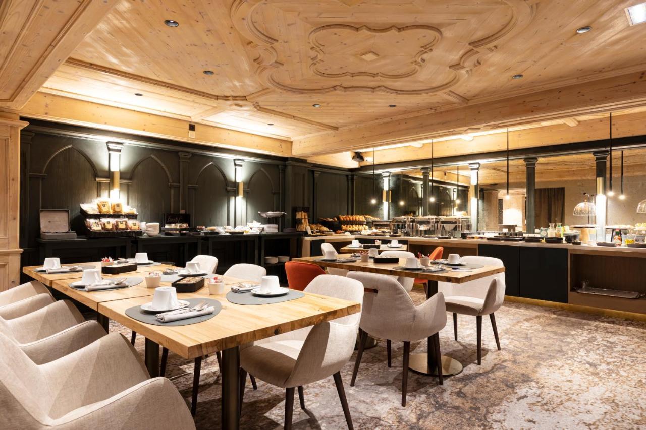 Hotel Le Chabichou Courchevel Bagian luar foto
